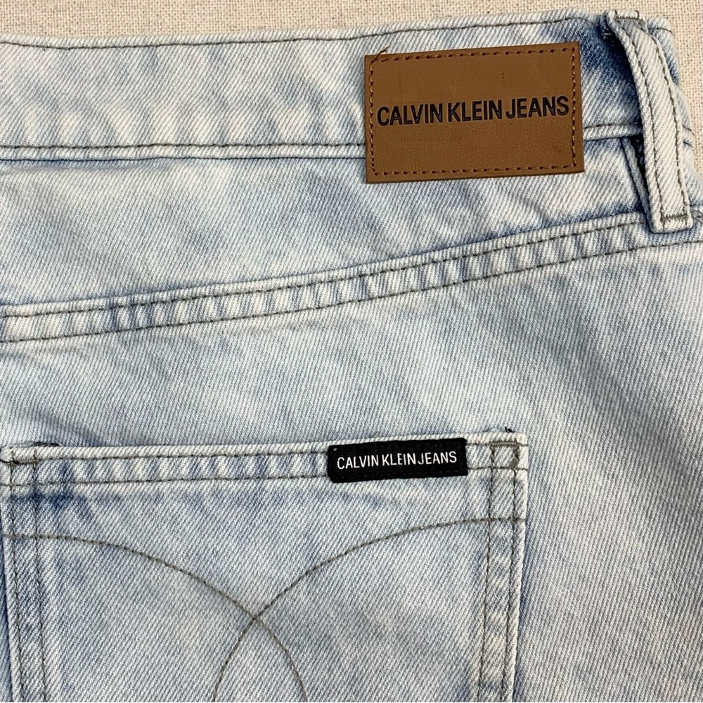Calvin Klein~NWT~Women’s Mid Rise Slim‎ Boyfriend Light Wash Jeans~Sz 31 - Picture 10 of 15